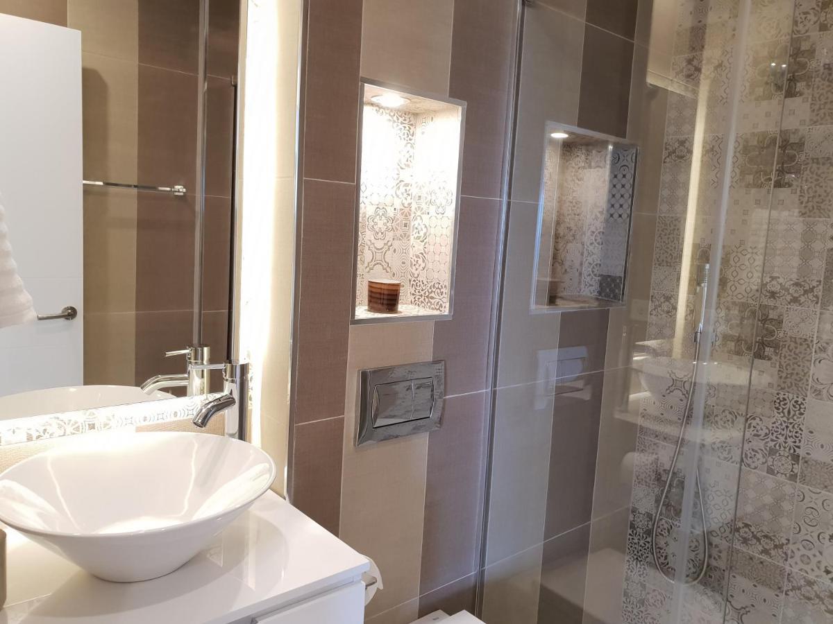 אסטפונה Fantastic Apartment In Front Of The Sea & Marina מראה חיצוני תמונה